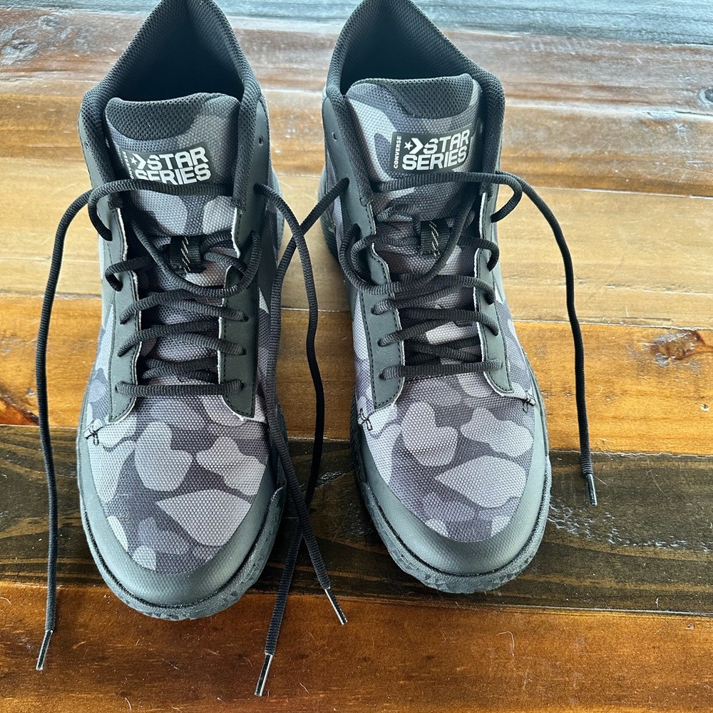 Men’s sneakers size 12